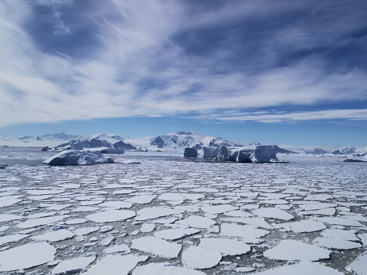 Melting ice, falling snow: Sea ice declines enhance snowfall over West ...