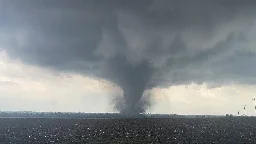 Climate report: US struck with more than 100 tornadoes, heavy snow in April
